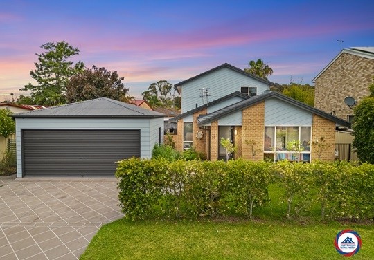 Spacious 6 Bedroom close to lakeside walking track and relaxing lifestyle